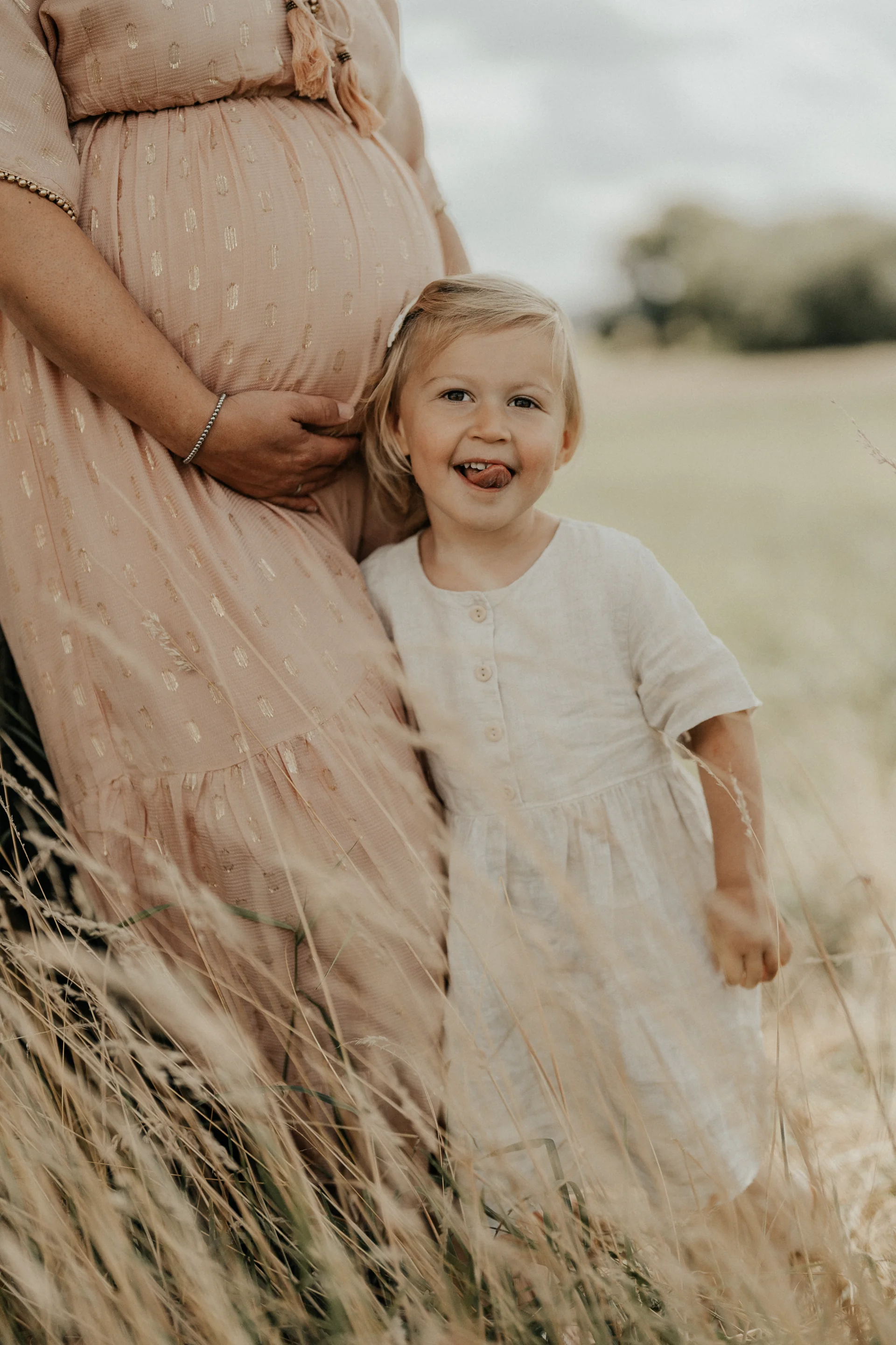Babybauch-Fotografie, Schwangere mit Kind
