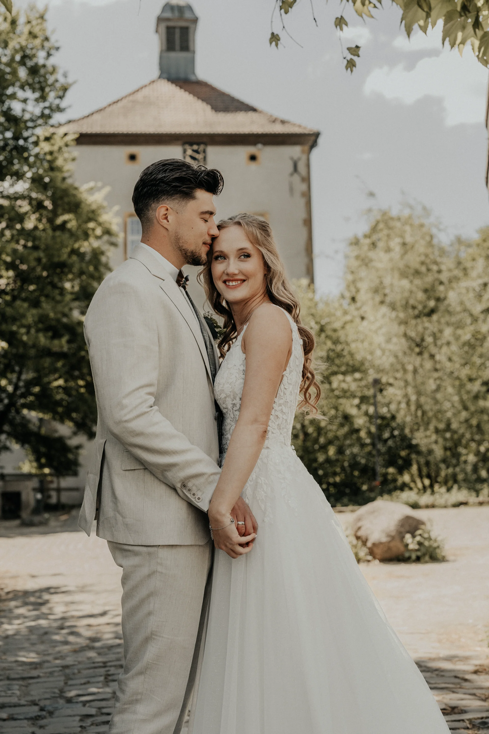 Hochzeitsfotografie, Brautpaar am Schloss
